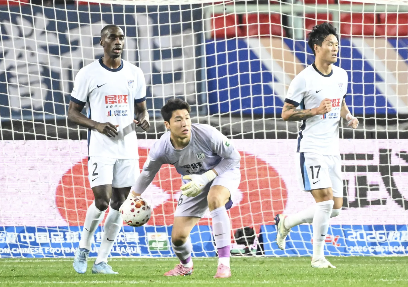 开云在线开户-2连败丢9球 中超主场最疯狂球队噩梦开局 47岁主帅哽咽：责任在我